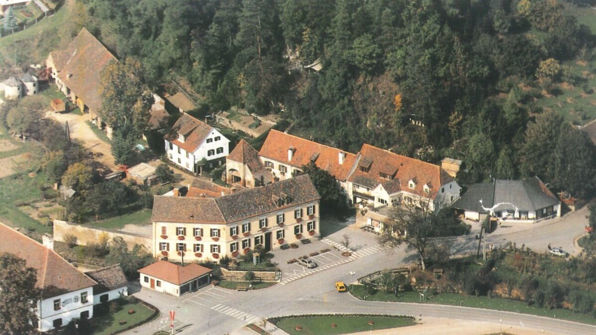 marktgemeinde-gratwein-strassengel-zeitsprung-01-luftbild-ortszentrum-1970-sattler-zwanzger
